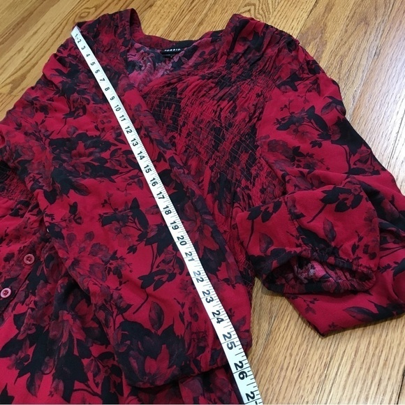 Torrid Babydoll Twill Smocked Button Front V-neck long sleeve Red Floral Tunic - Picture 15 of 16
